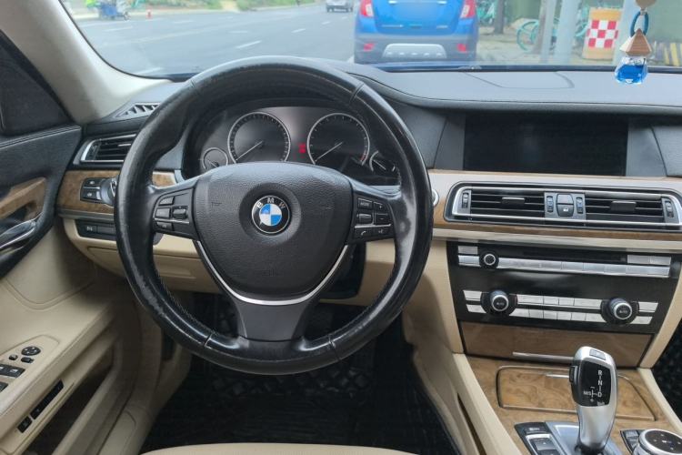 Used BMW 7 Series 2009 740Li Luxury Model Steering Wheel