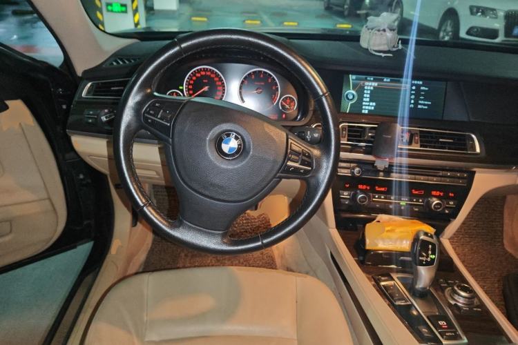 Used BMW 7 Series 2009 740Li Leading Model Steering Wheel