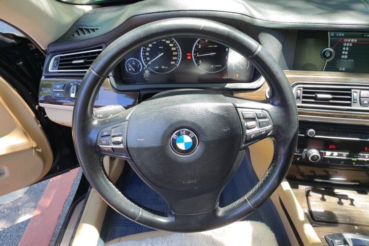 Used BMW 7 Series 2009 740Li Leading Model Steering Wheel