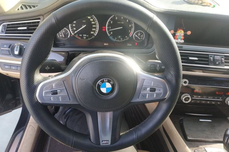 Used BMW 7 Series 2009 740Li Luxury Model Steering Wheel