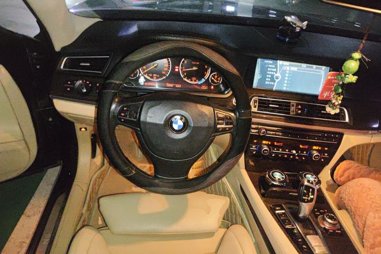 Used BMW 7 Series 2009 730Li Luxury Model Steering Wheel