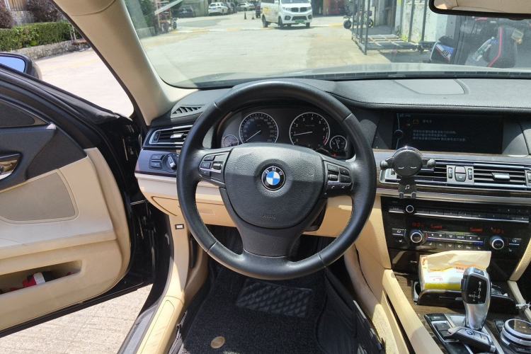 Used BMW 7 Series 2009 730Li Luxury Model Steering Wheel