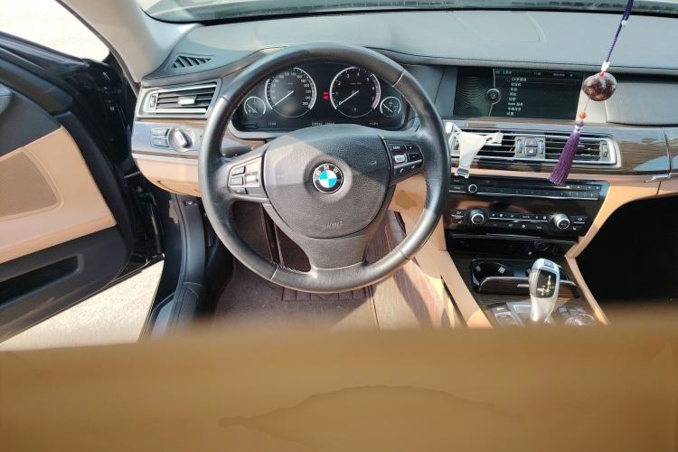 Used BMW 7 Series 2009 740Li Leading Model Steering Wheel