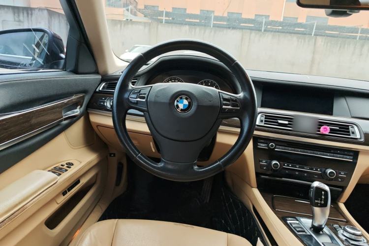 Used BMW 7 Series 2009 740Li Leading Model Steering Wheel