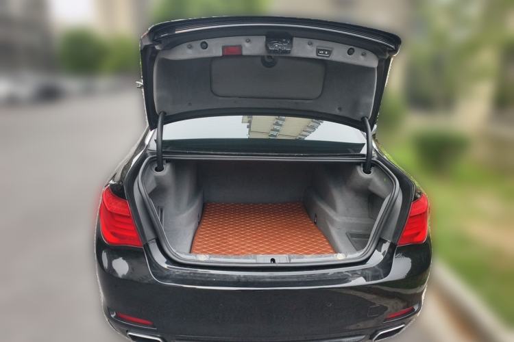 Used BMW 7 Series 2009 740Li Leading Model Trunk