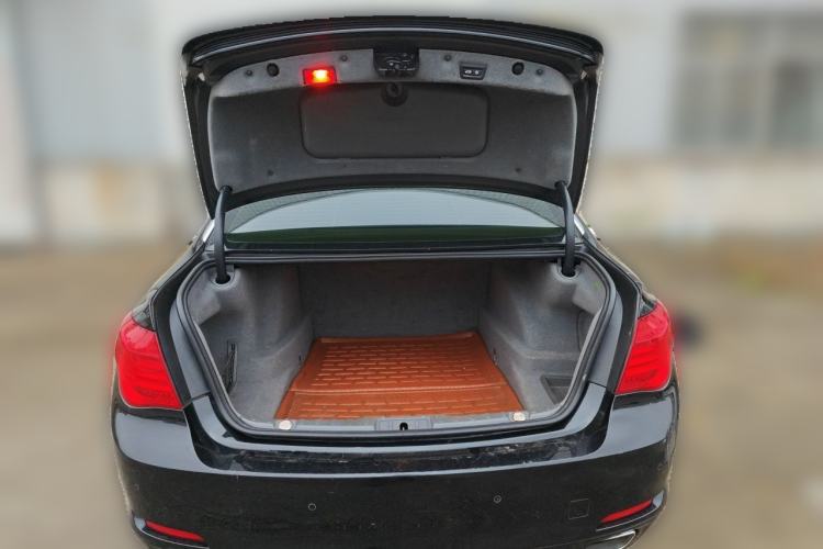 Used BMW 7 Series 2009 730Li Luxury Model Trunk