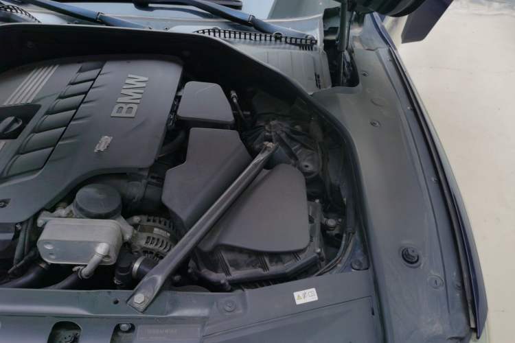 Used BMW 7 Series 2009 730Li Luxury Model Engine Bay Left