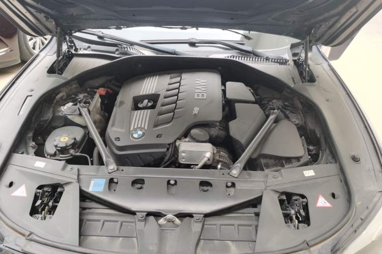 Used BMW 7 Series 2009 730Li Luxury Model Engine Bay