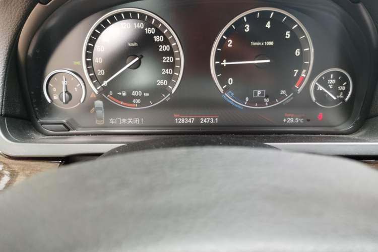 Used BMW 7 Series 2009 730Li Luxury Model Odometer Close Up