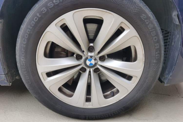 Used BMW 7 Series 2009 730Li Luxury Model Right Front Wheel Hub