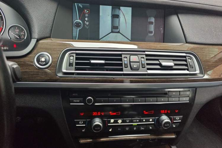 Used BMW 7 Series 2009 740Li Luxury Model Audio And AC Panel