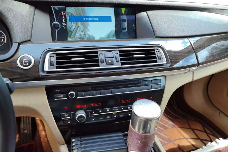 Used BMW 7 Series 2009 730Li Luxury Model Audio And AC Panel