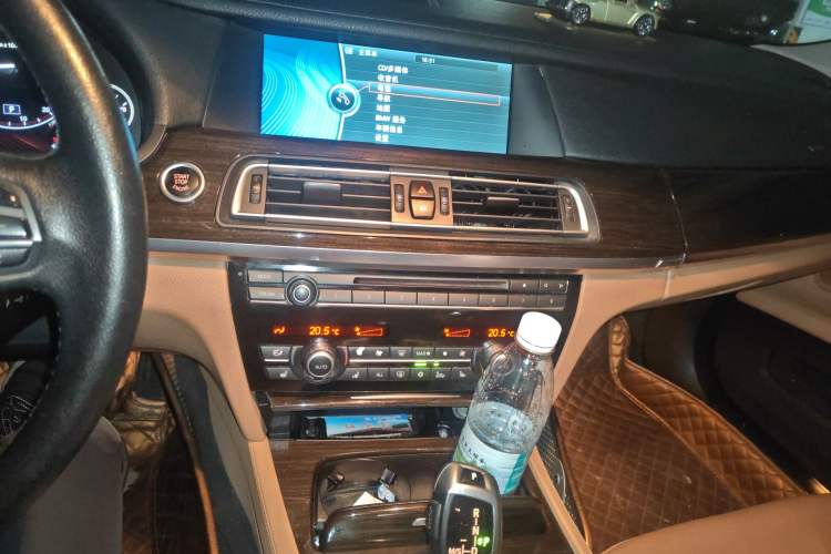 Used BMW 7 Series 2009 740Li Luxury Model Audio And AC Panel