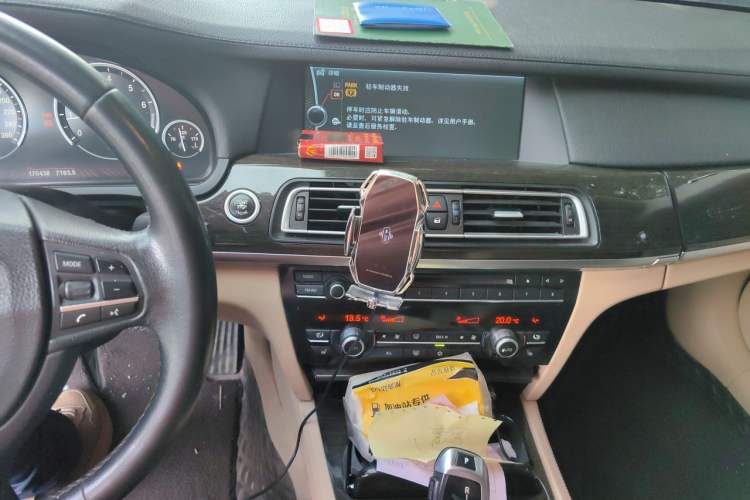 Used BMW 7 Series 2009 740Li Leading Model Audio And AC Panel