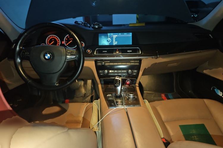 Used BMW 7 Series 2009 740Li Leading Model Center Console