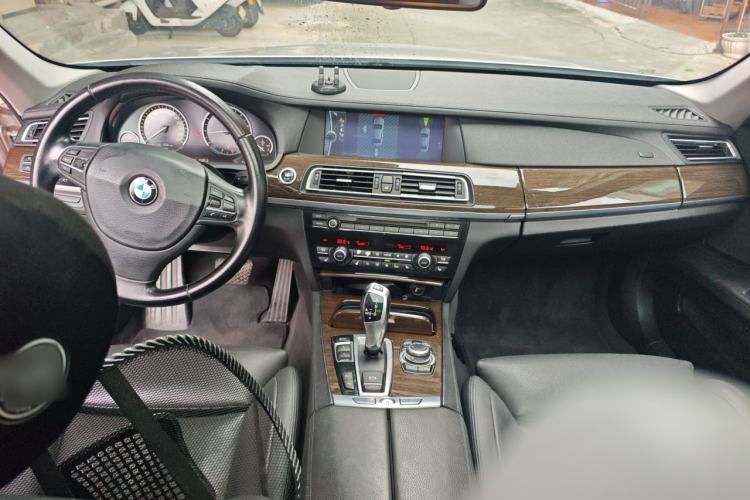 Used BMW 7 Series 2009 740Li Luxury Model Center Console