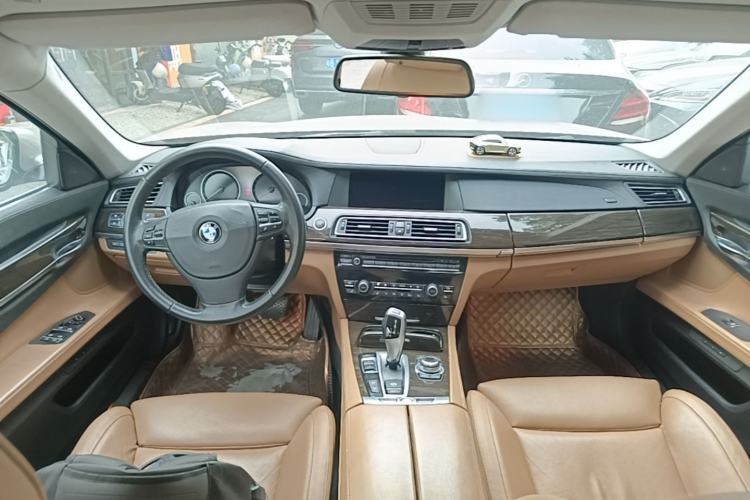 Used BMW 7 Series 2009 740Li Luxury Model Center Console