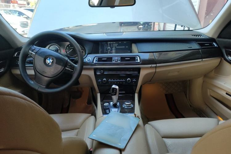 Used BMW 7 Series 2009 730Li Luxury Model Center Console