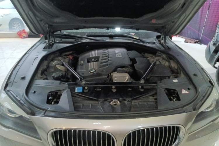 Used BMW 7 Series 2009 730Li Luxury Model Engine Bay