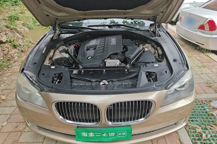 Used BMW 7 Series 2009 730Li Luxury Model Engine Bay