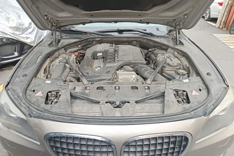 Used BMW 7 Series 2009 740Li Luxury Model Engine Bay