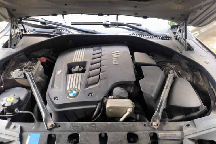 Used BMW 7 Series 2009 730Li Luxury Model Engine Bay