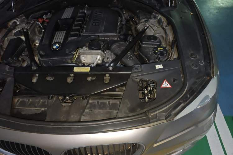 Used BMW 7 Series 2009 740Li Leading Model Engine Bay Left