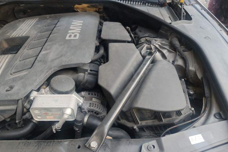 Used BMW 7 Series 2009 730Li Luxury Model Engine Bay Left