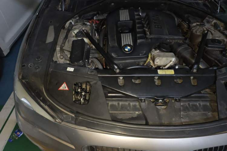 Used BMW 7 Series 2009 740Li Leading Model Engine Bay Right