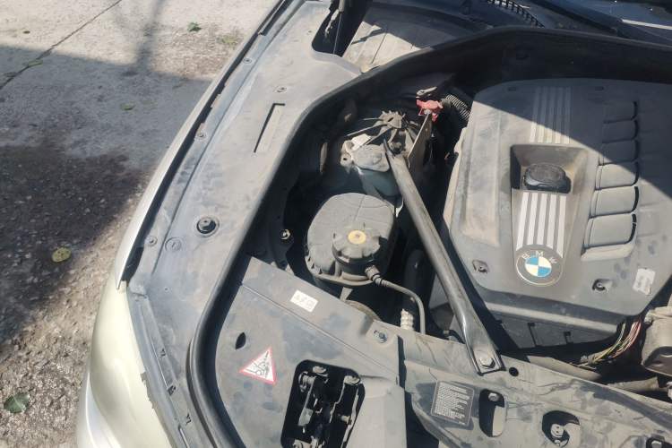 Used BMW 7 Series 2009 730Li Luxury Model Engine Bay Right