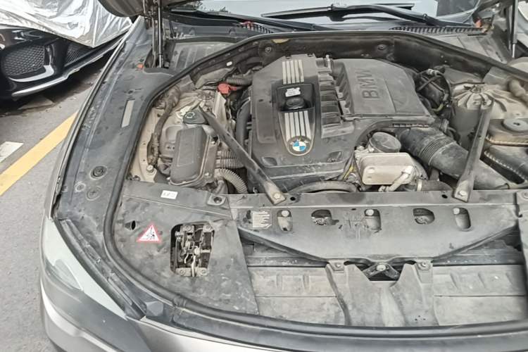 Used BMW 7 Series 2009 740Li Luxury Model Engine Bay Right