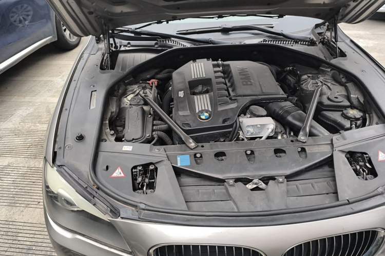 Used BMW 7 Series 2009 740Li Leading Model Engine Bay Right