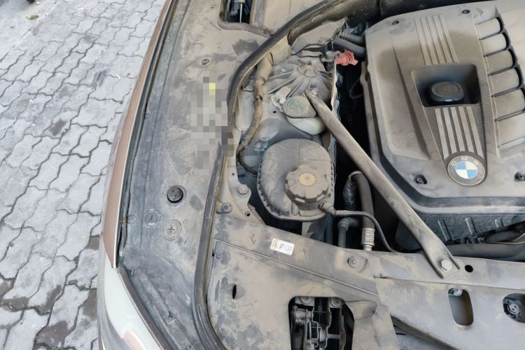 Used BMW 7 Series 2009 730Li Luxury Model Engine Bay Right