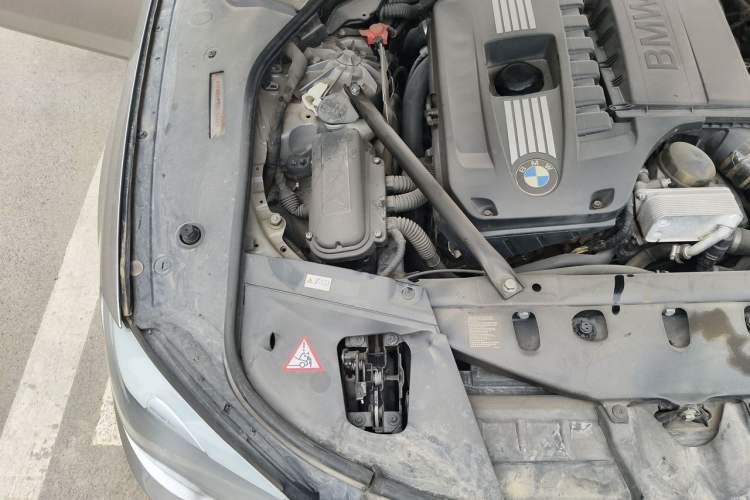 Used BMW 7 Series 2009 740Li Leading Model Engine Bay Right
