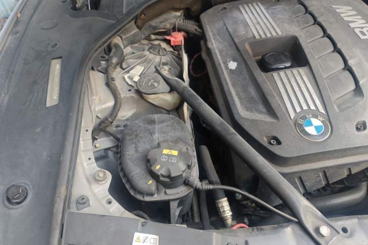 Used BMW 7 Series 2009 730Li Luxury Model Engine Bay Right
