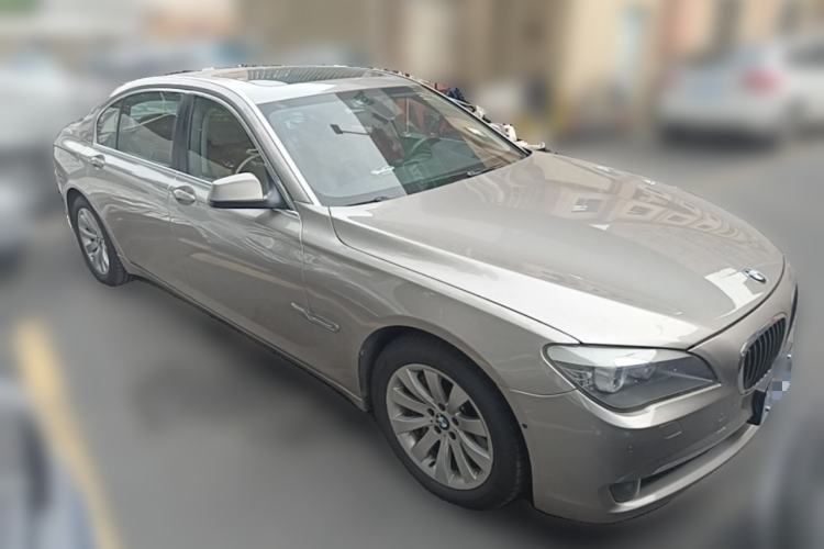 Used BMW 7 Series 2009 740Li Luxury Model Front Right 45 Deg