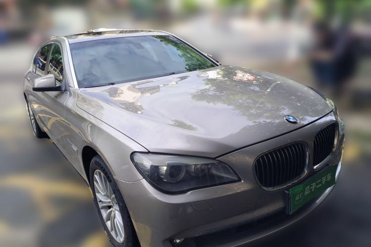 Used BMW 7 Series 2009 730Li Luxury Model Front Right 45 Deg