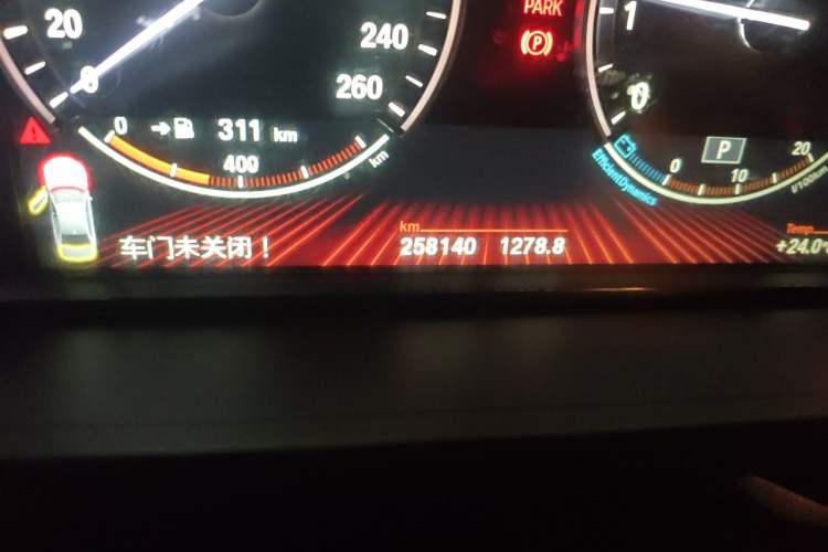Used BMW 7 Series 2009 740Li Leading Model Odometer Close Up