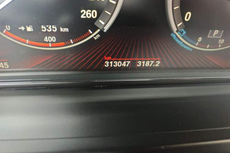 Used BMW 7 Series 2009 740Li Luxury Model Odometer Close Up