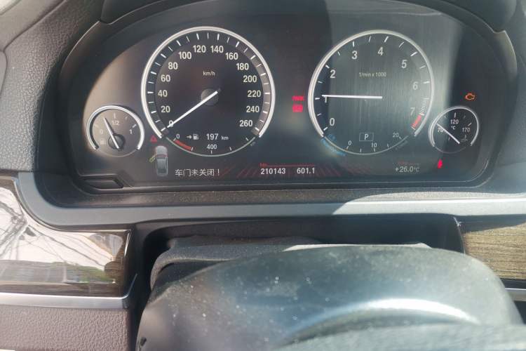 Used BMW 7 Series 2009 730Li Luxury Model Odometer Close Up