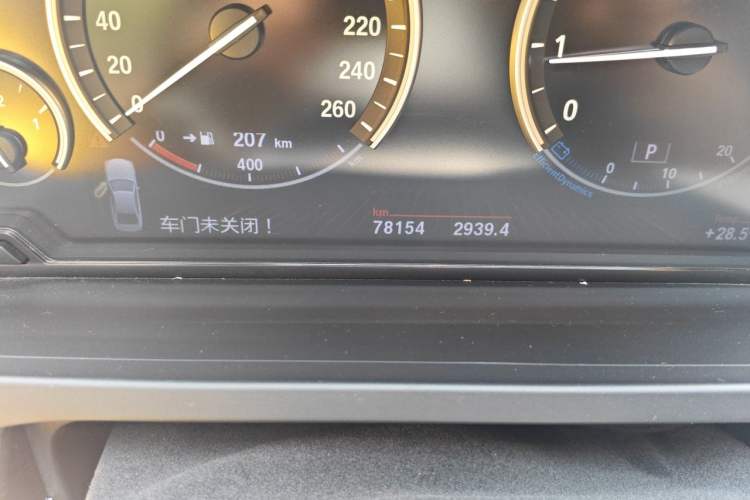 Used BMW 7 Series 2009 740Li Leading Model Odometer Close Up