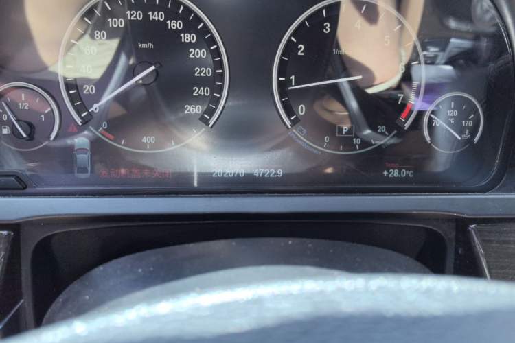 Used BMW 7 Series 2009 730Li Leading Model Odometer Close Up