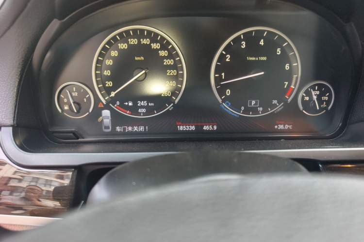 Used BMW 7 Series 2009 740Li Leading Model Odometer Close Up