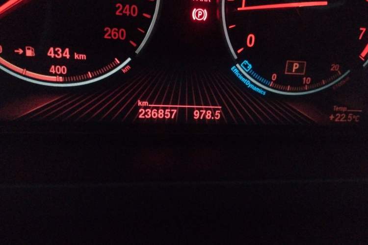 Used BMW 7 Series 2009 740Li Luxury Model Odometer Close Up