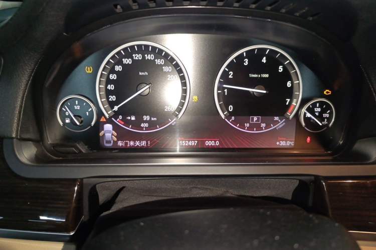 Used BMW 7 Series 2009 740Li Leading Model Odometer Close Up