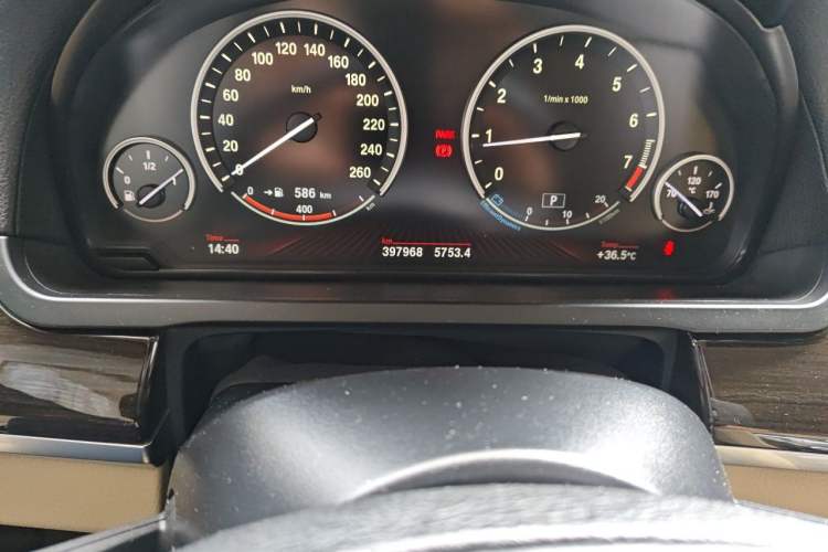 Used BMW 7 Series 2009 740Li Leading Model Odometer Close Up
