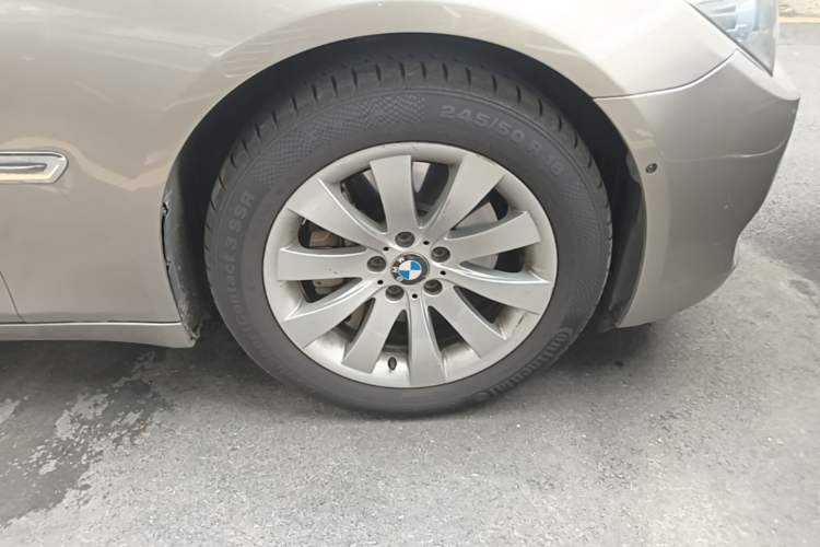 Used BMW 7 Series 2009 740Li Luxury Model Right Front Wheel Hub