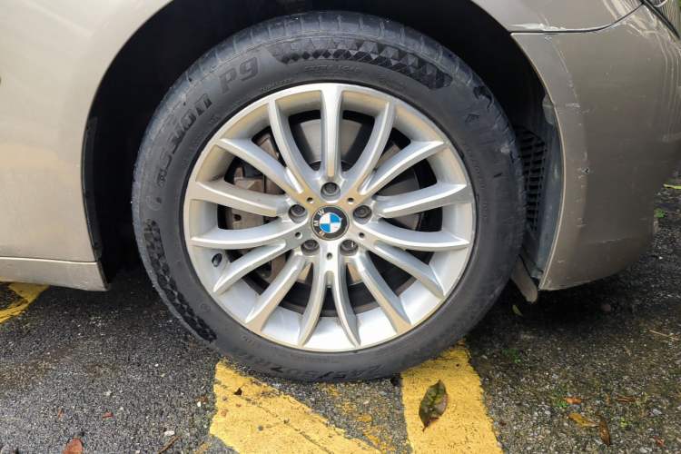 Used BMW 7 Series 2009 730Li Luxury Model Right Front Wheel Hub