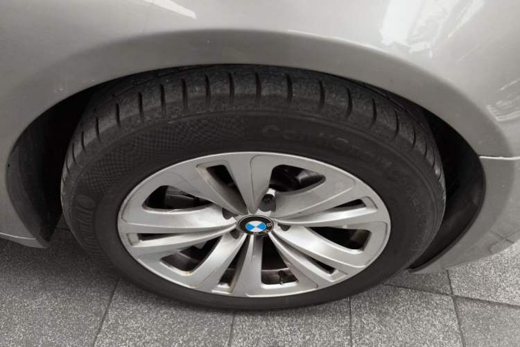 Used BMW 7 Series 2009 730Li Leading Model Right Front Wheel Hub