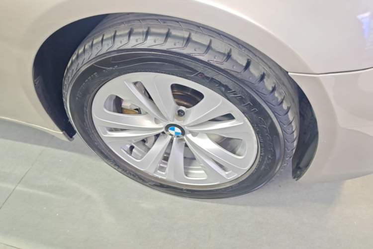 Used BMW 7 Series 2009 730Li Leading Model Right Front Wheel Hub